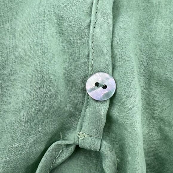 NWT Axis Apparel Tie Front mother of pearl Button Camisole Green Large tank top - Picture 3 of 8